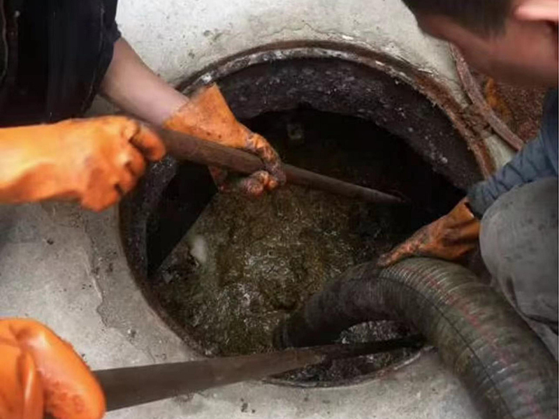 大兴清理化粪池时如何避免沼气的危害?